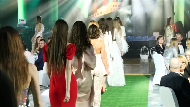 Ela Piorun pokaz kolekcji wiosna - lato 2018 na Balu Fundacji Św.Patryka