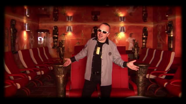 DE FACTO Kokot loto046