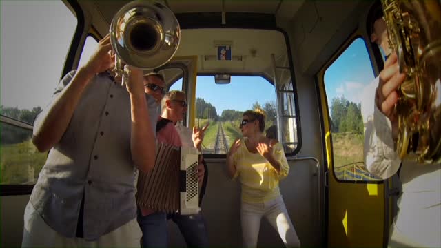 HAPPY FOLK - GDY SLONCE SWIECI080