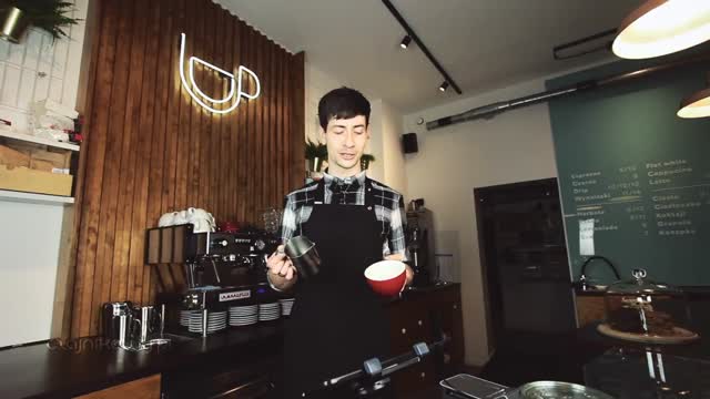 Jak zrobić latte art Serce na kawie?